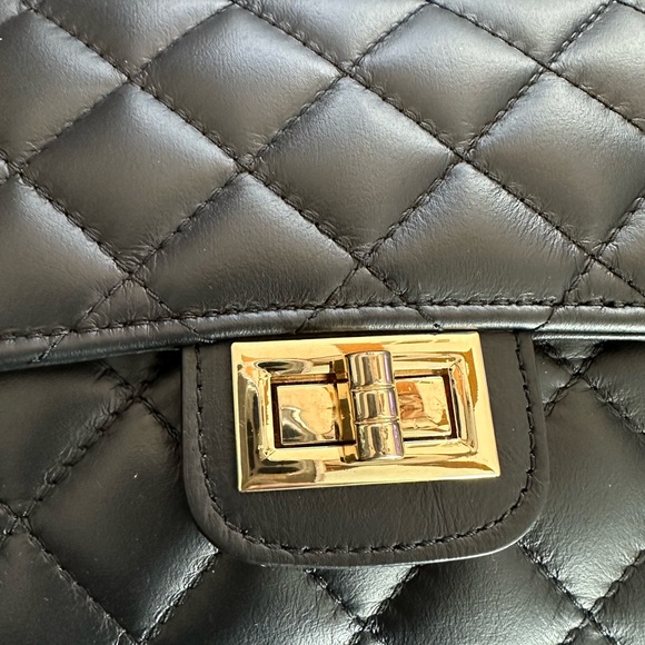 Roberta Rossi Diamond Quilted Leather Crossbody/ Shoulder Bag in Black - Picture 3 of 10